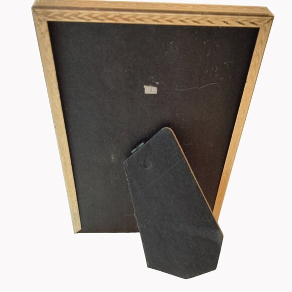 Gold Tone Intercraft 4x6 Inch Photo Frame Vertical Horizontal Display - Picture 3 of 7